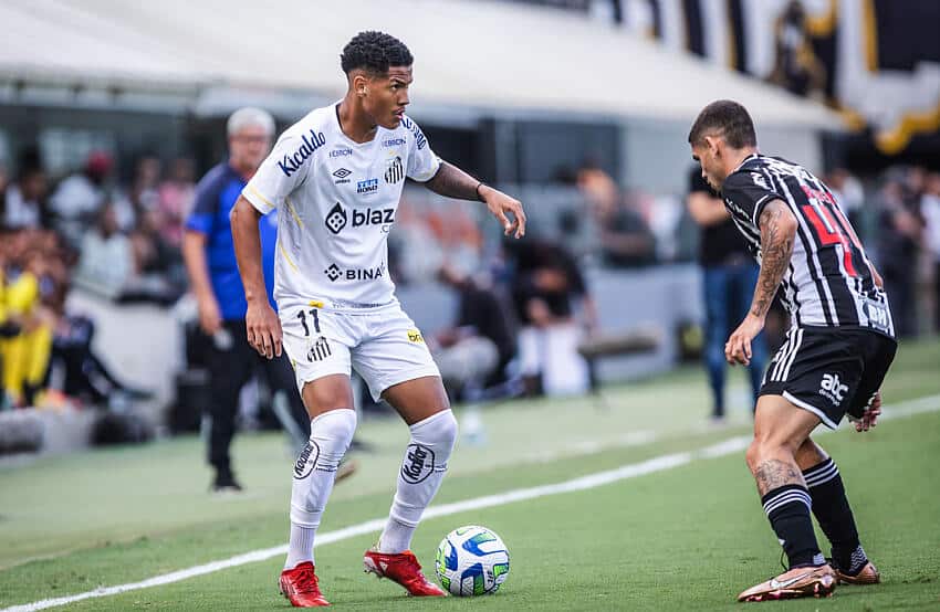 Atacante do Santos demora para se recuperar e preocupa torcida