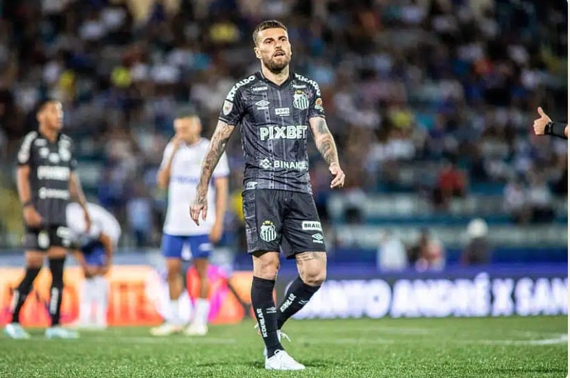 Santos oficializa contratação de melhor meia do Paulistão