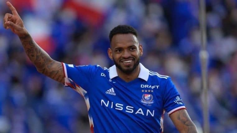 Cria do Internacional quebra recorde no futebol asi&aacute;tico; veja