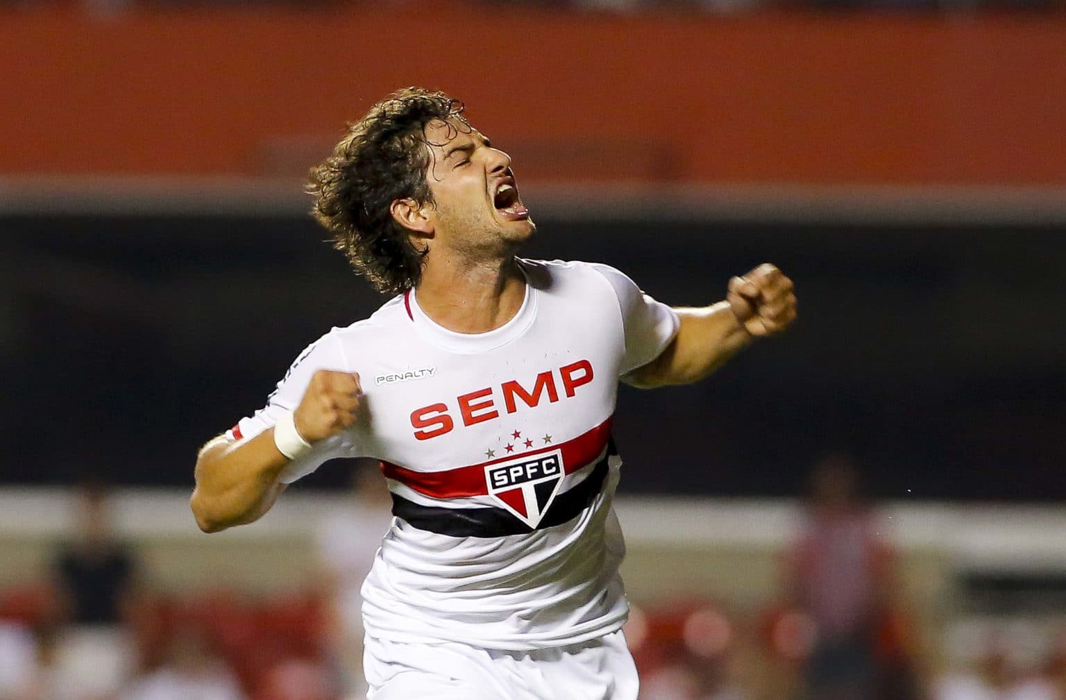 Alexandre Pato &eacute; vinculado em dois gigantes brasileiros