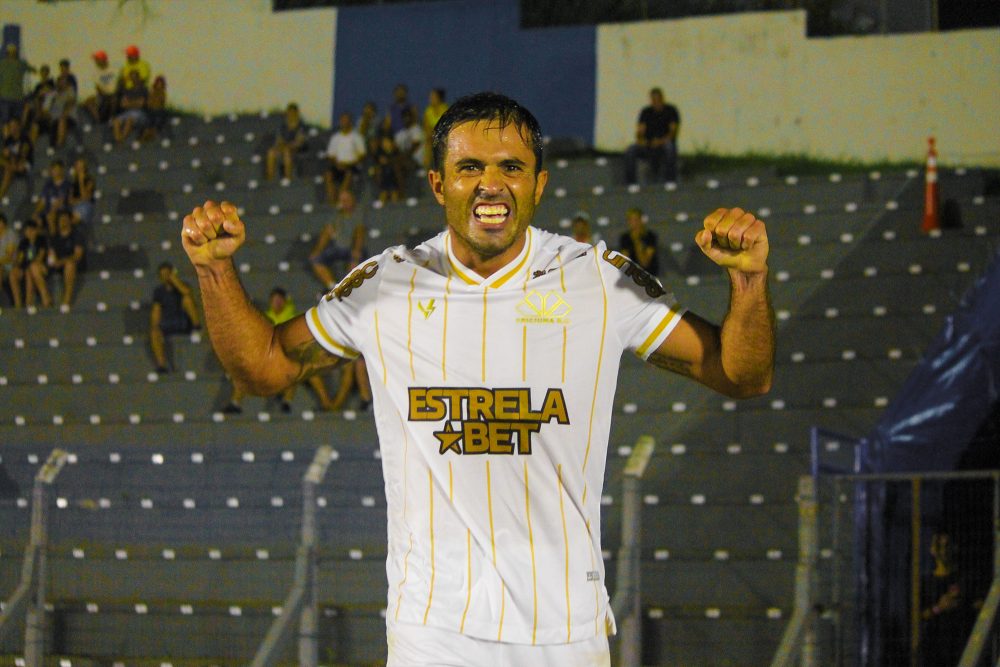 Eder se declara ao Crici&uacute;ma e avalia in&iacute;cio animador de temporada do clube; veja entrevista exclusiva com atacante