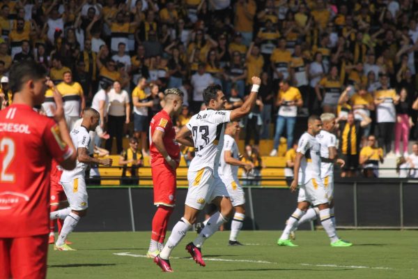 Eder se declara ao Crici&uacute;ma e avalia in&iacute;cio animador de temporada do clube; veja entrevista exclusiva com atacante