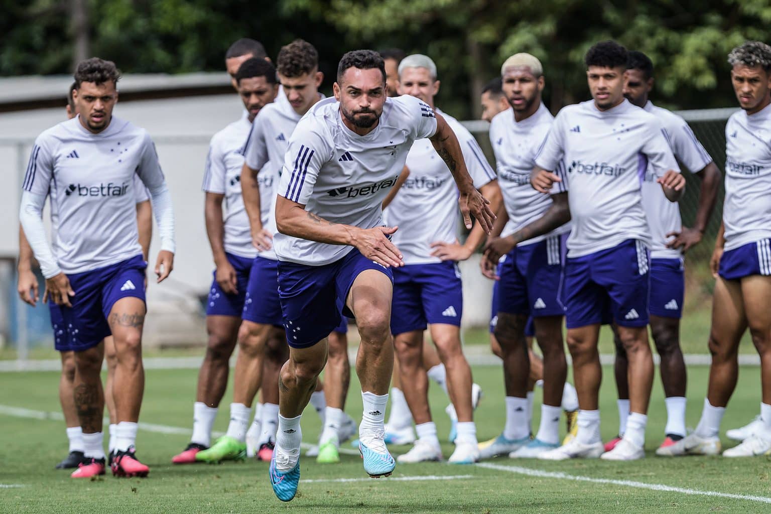 Com refor&ccedil;os encaminhados, Cruzeiro pode ultrapassar marca de 20 contrata&ccedil;&otilde;es em 2023; veja lista