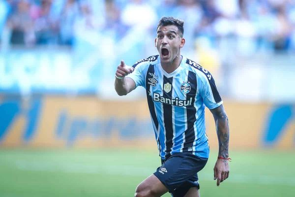 Rec&eacute;m-contratado do Gr&ecirc;mio desperta interesse de Palmeiras e Fluminense