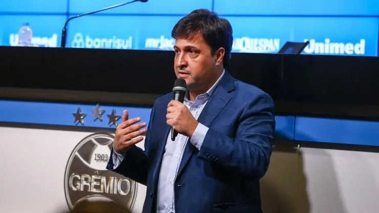 Presidente relata &ldquo;luta a cada m&ecirc;s&rdquo; no Gr&ecirc;mio; veja