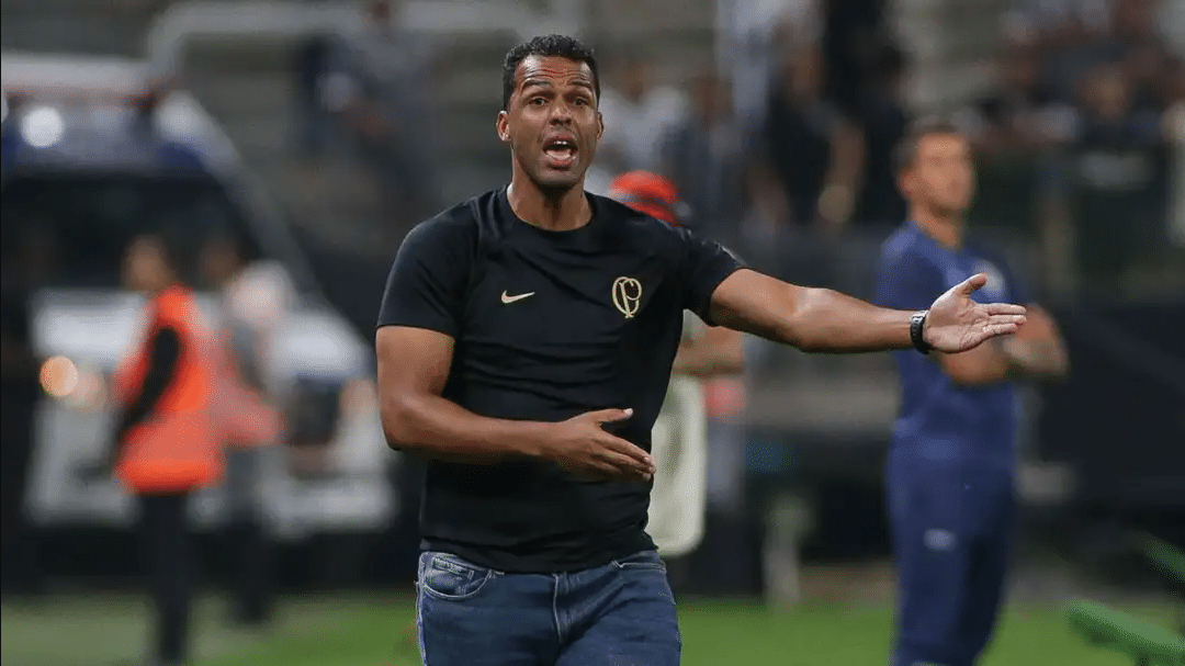 Ap&oacute;s longa reuni&atilde;o, Corinthians toma decis&atilde;o sobre futuro de Fernando L&aacute;zaro