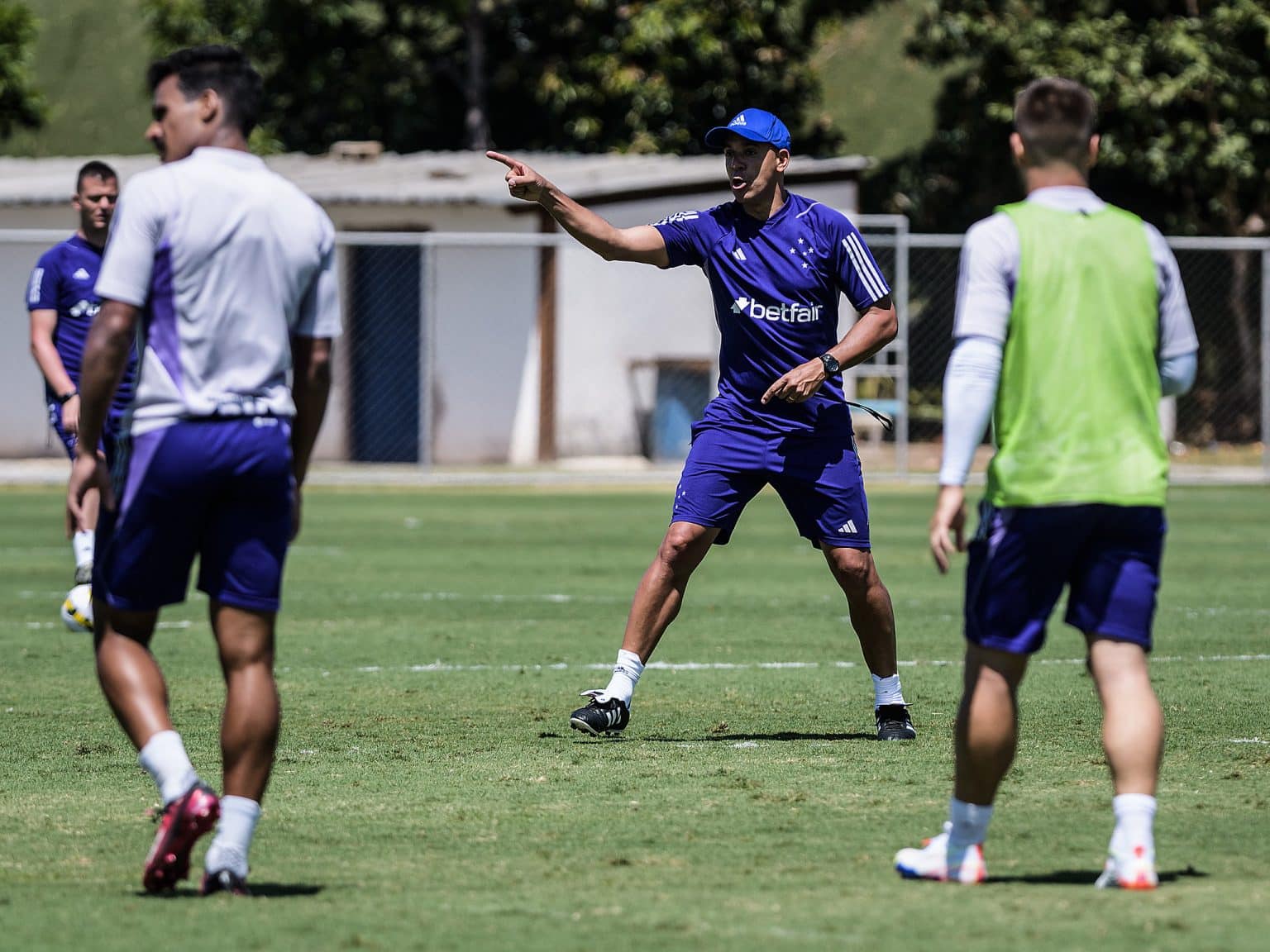 Cruzeiro acerta contrata&ccedil;&atilde;o de centroavante com passagens por gigantes brasileiros