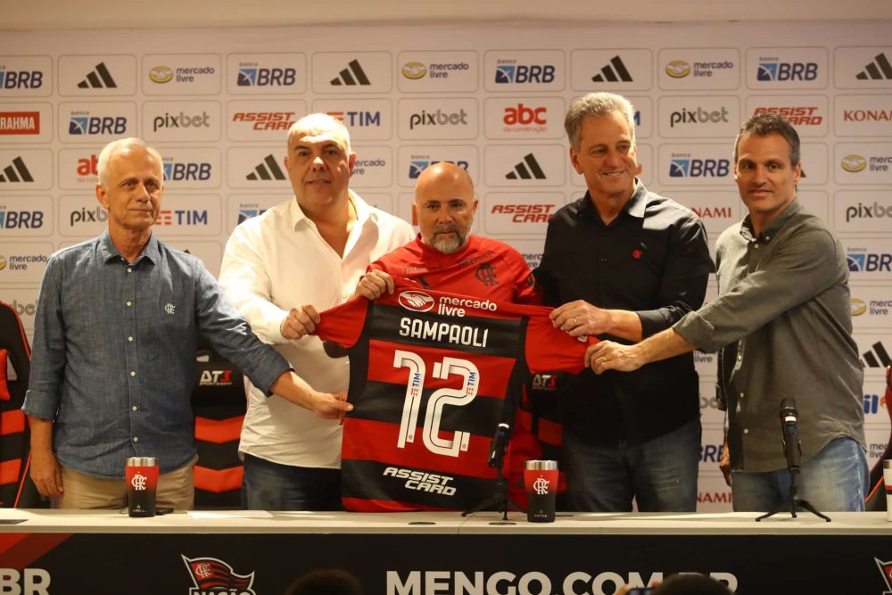 “Flamengo era o Plano A”: Sampaoli rasga elogios ao clube e esboça estratégia para melhorar equipe