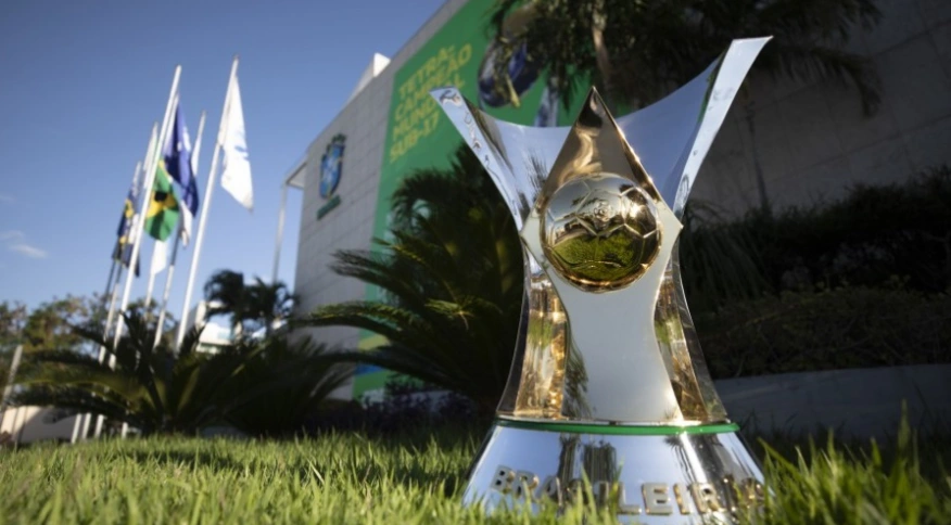 Lenda do Barcelona elege favoritos ao t&iacute;tulo do Brasileir&atilde;o 2023: &ldquo;Vejo 6 times na disputa&rdquo;