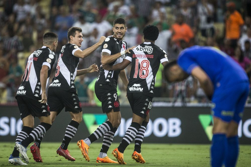 Barbieri aprova atua&ccedil;&atilde;o e faz revela&ccedil;&atilde;o sobre gol rel&acirc;mpago do Vasco contra o Fluminense