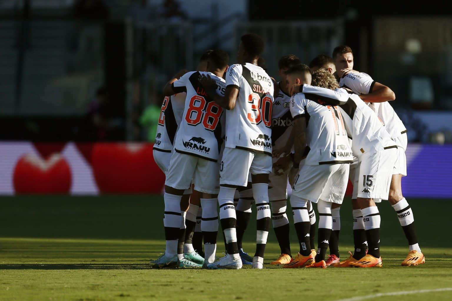 Edmundo lamenta m&aacute; fase do Vasco e aponta &lsquo;erro crasso&rsquo; do clube na temporada