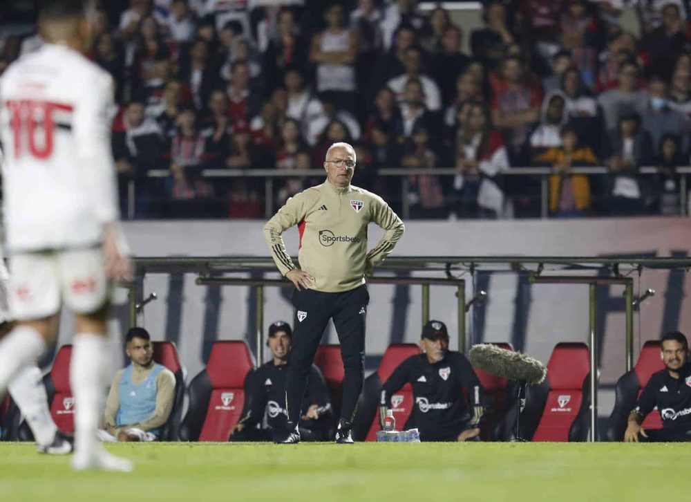 Dorival confirma saída de jogador do São Paulo