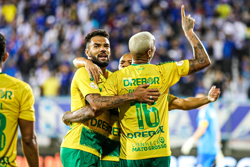 Cuiabá ‘garante’ Botafogo na liderança por pelo menos mais uma rodada no Brasileirão; entenda