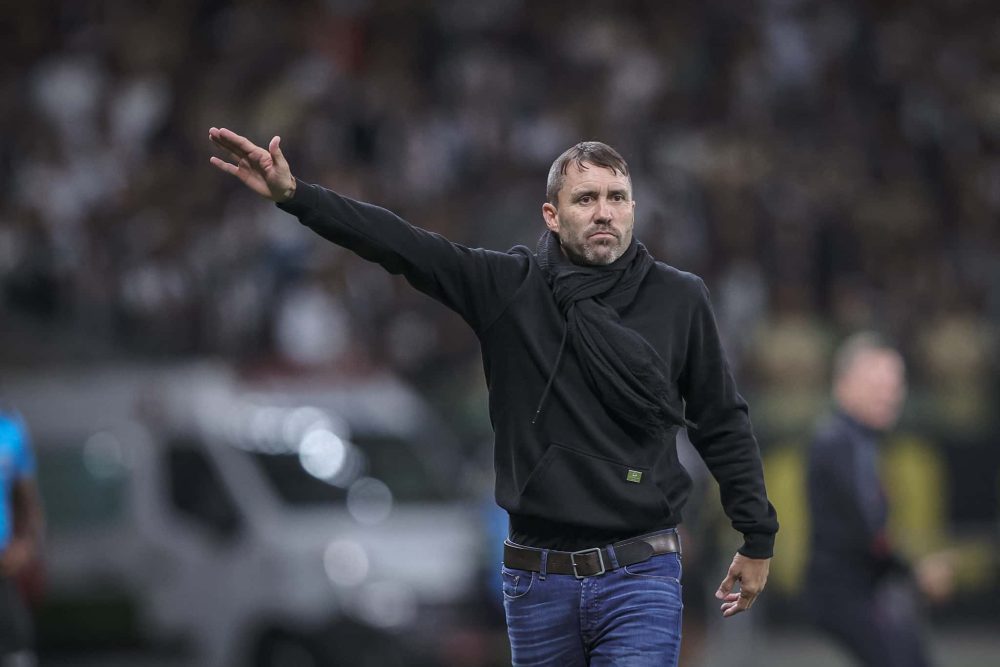 Coudet celebra volta por cima no Atlético-MG e indica insistência em estratégia própria de jogo