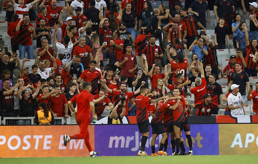 Craque do Athletico Paranaense está na mira do Barcelona; confira