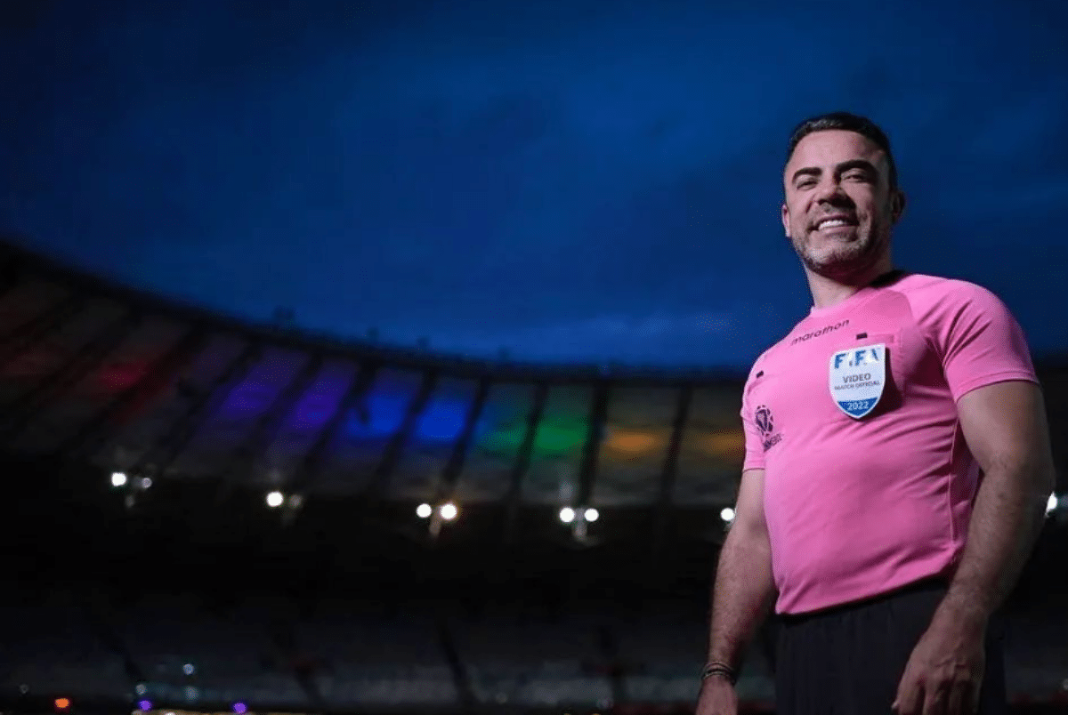 “Eu não aguentava mais viver um personagem”, confira a entrevista exclusiva com Igor Benevenuto, 1º árbitro FIFA a se declarar gay