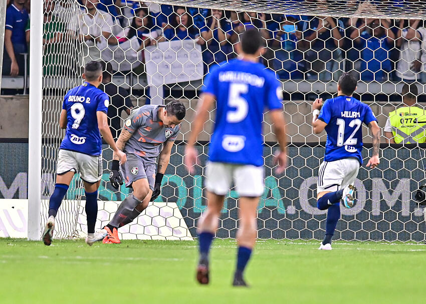 Ex-jogador do Cruzeiro critica desentendimento entre atacantes ap&oacute;s derrota; veja