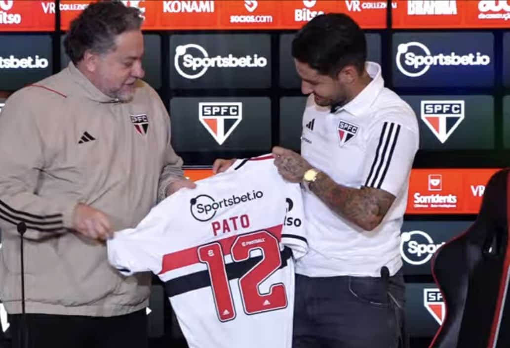 Nem 7, nem 19: Pato &eacute; anunciado com a camisa 12; veja &uacute;ltimos jogadores com o n&uacute;mero