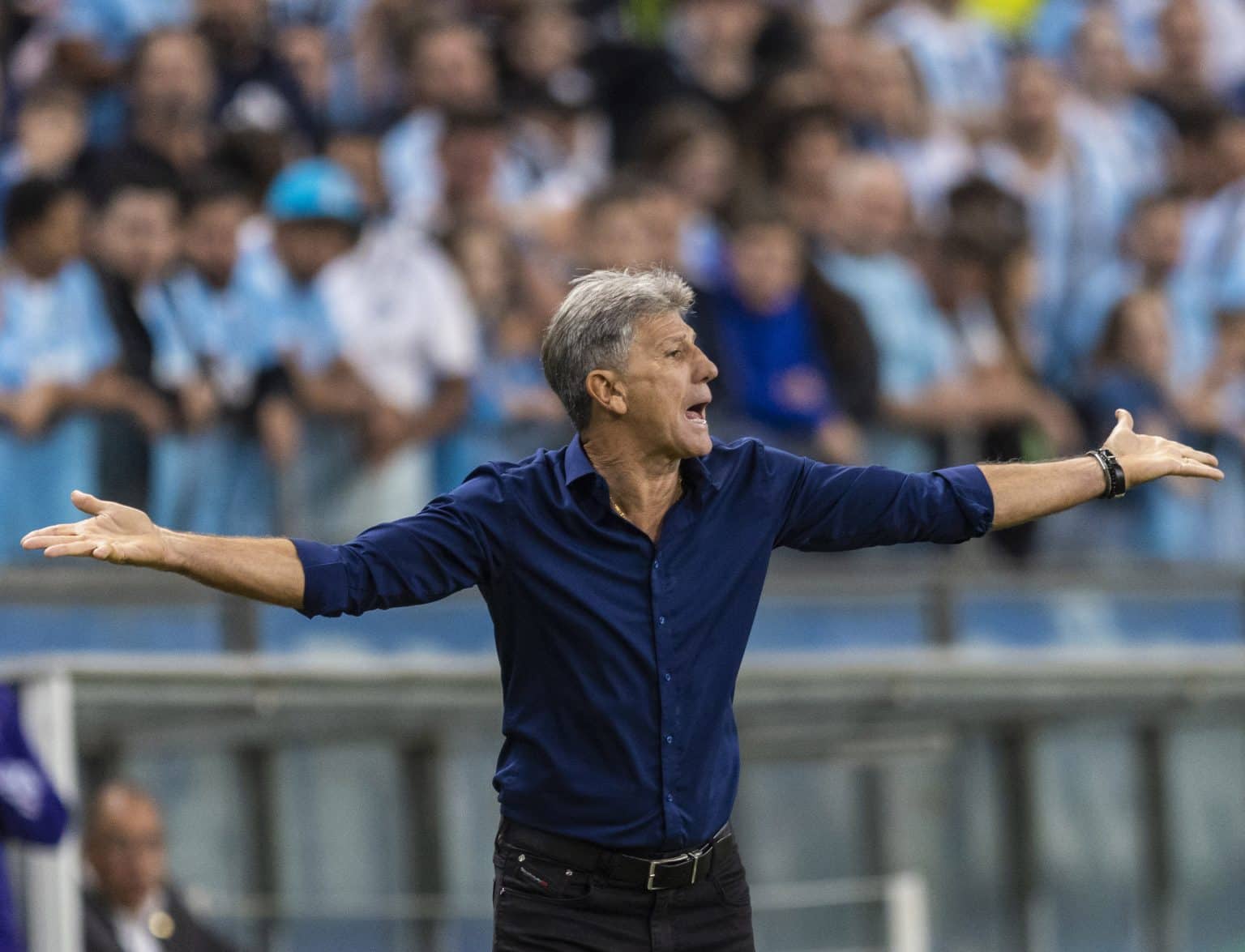 Gr&ecirc;mio tentou contrata&ccedil;&atilde;o de atacante de 41 anos, revela presidente