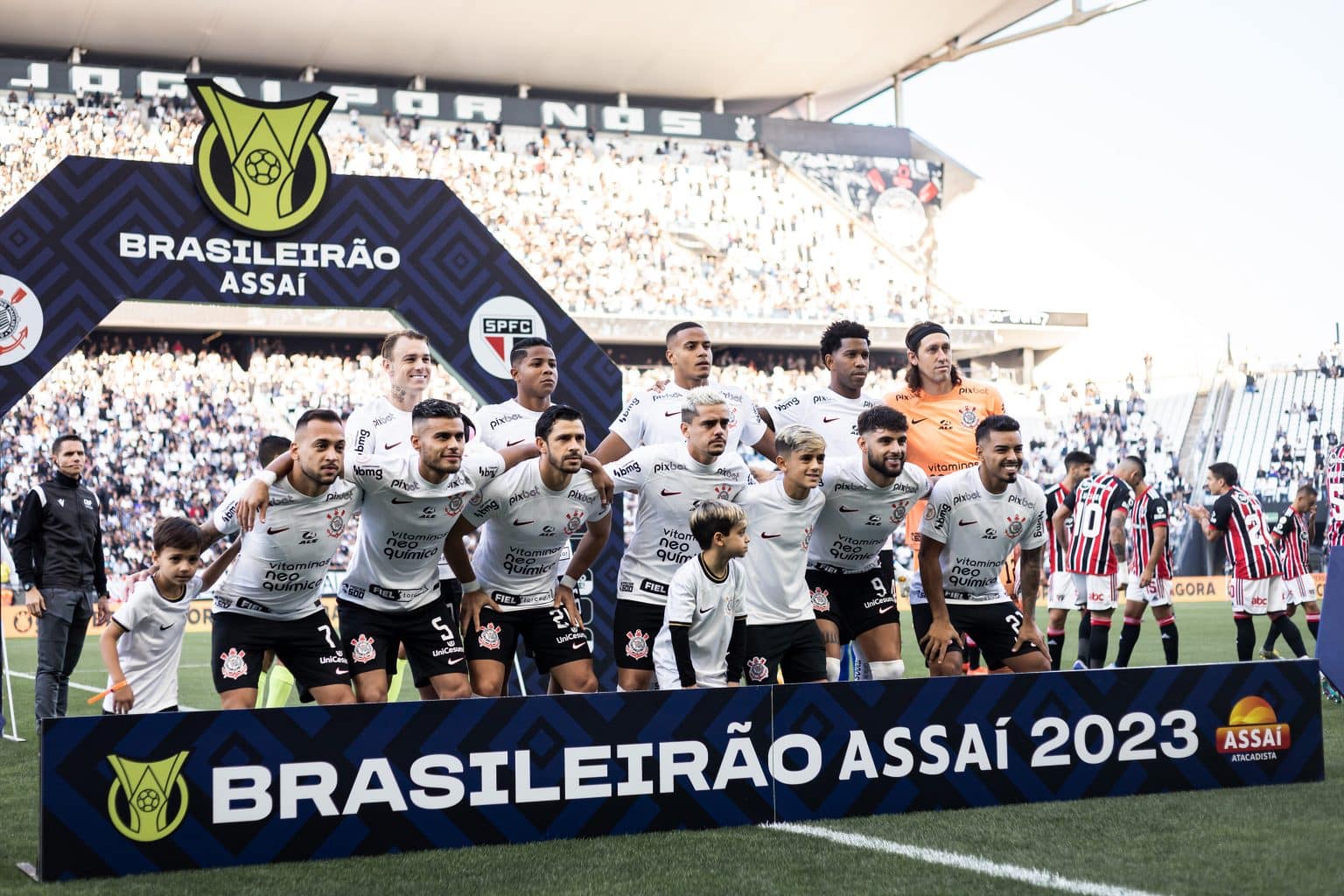 Rivaldo &lsquo;livra&rsquo; Luxemburgo de culpa e indica a&ccedil;&atilde;o a ser tomada pelos jogadores para Corinthians sair da crise