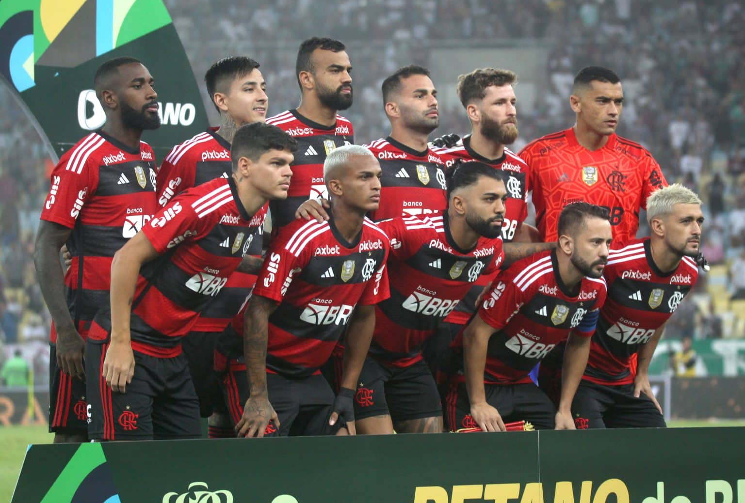 Clube portugu&ecirc;s busca contrata&ccedil;&atilde;o de goleiro do Flamengo e inicia conversas com diretoria rubro-negra