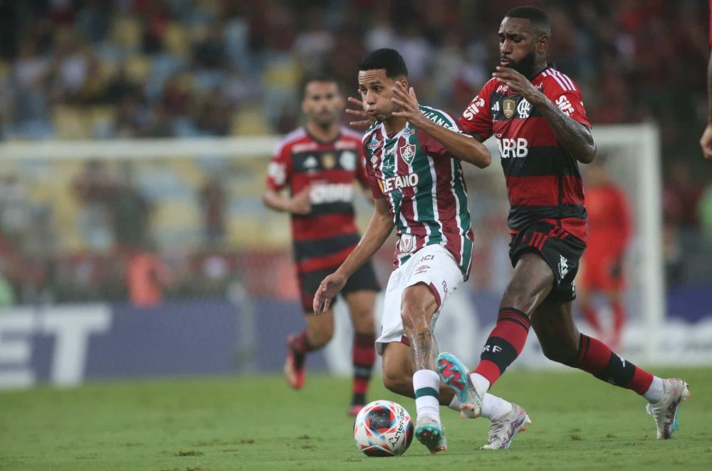 Ex-camisa 10 da Sele&ccedil;&atilde;o contraria &lsquo;opini&atilde;o da maioria&rsquo; e d&aacute; pitaco sobre Fla x Flu da Copa do Brasil