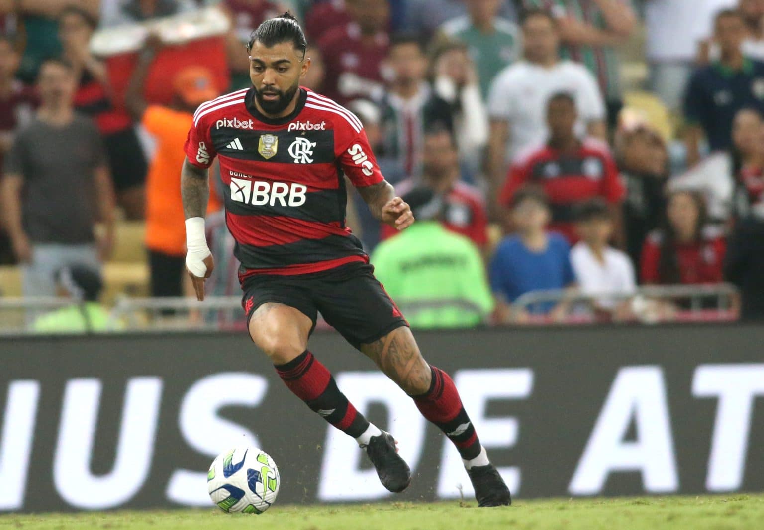 Gabigol explica mentalidade de Sampaoli no Flamengo e faz pedido &agrave; torcida rubro-negra