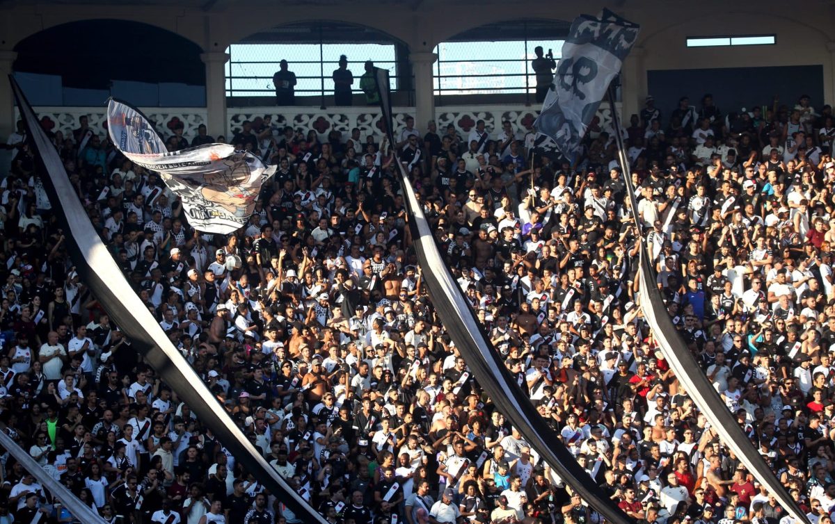 Torcida organizada do Vasco perde a paci&ecirc;ncia e toma atitude contra SAF do clube