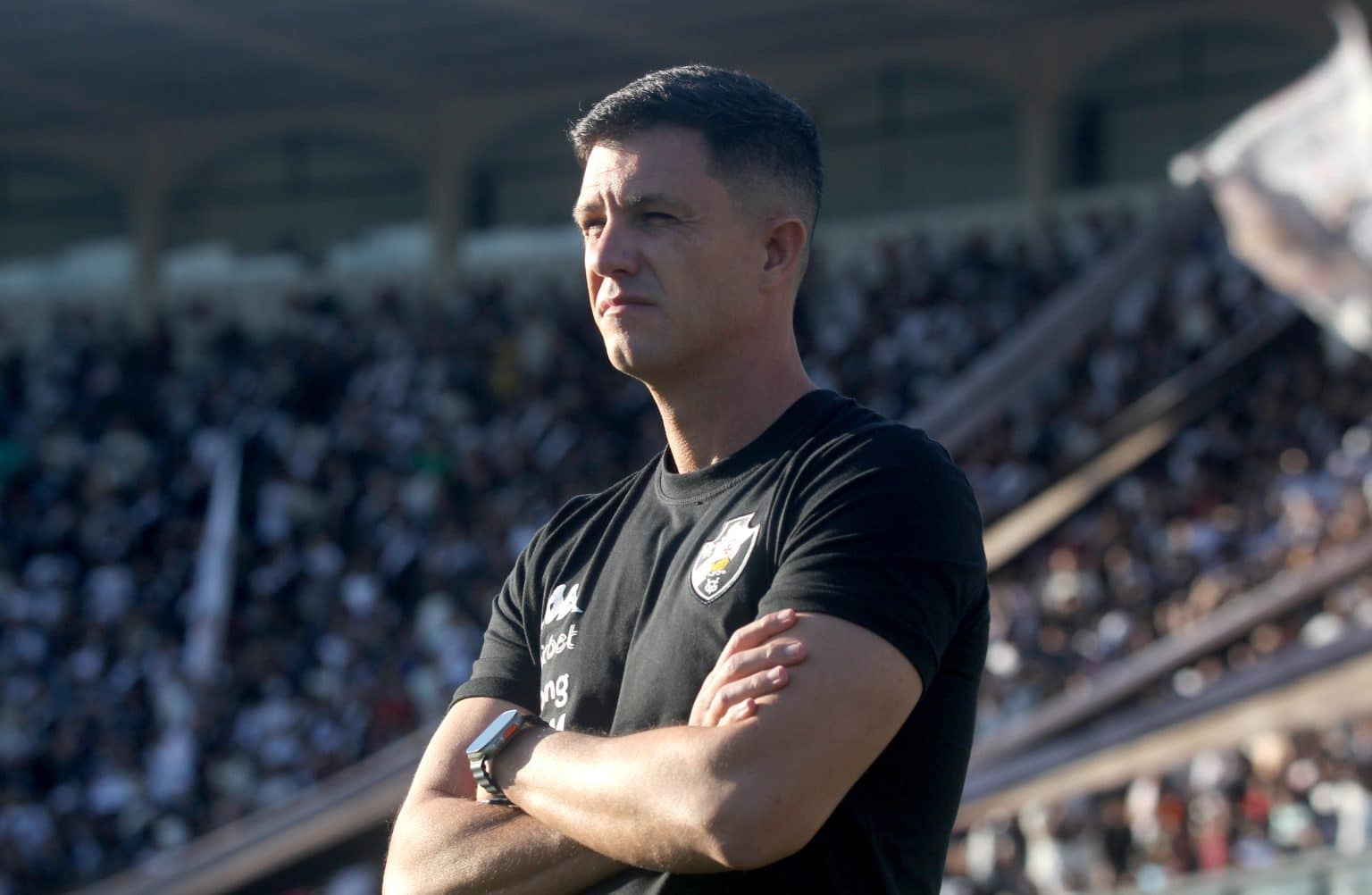 Barbieri lamenta nova derrota e faz comparação inusitada para explicar momento do Vasco