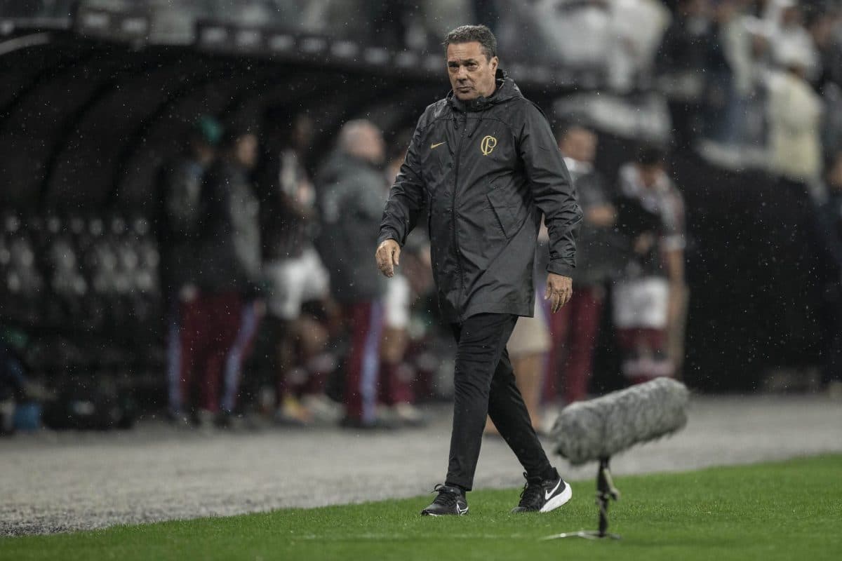 Luxemburgo se empolga com vit&oacute;ria sobre o Fluminense e faz proje&ccedil;&atilde;o &lsquo;ousada&rsquo; para o Corinthians