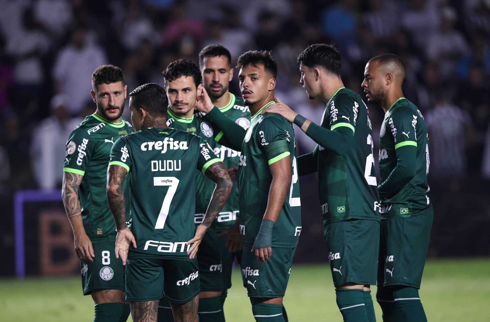 Com possibilidade de perder Veiga, Palmeiras est&aacute; interessado em atleta do futebol europeu