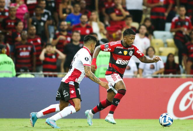 Bahia faz declaração sobre possível contratação de jogador do Flamengo