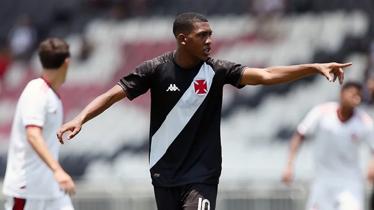 Vasco de Barbieri ter&aacute; novidades no ataque para duelo contra o Santos; saiba mais