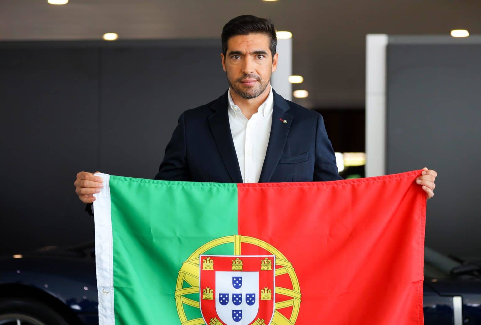 Abel supera campe&atilde;o da Champions em premia&ccedil;&atilde;o portuguesa