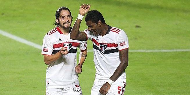 &ldquo;T&ocirc; dentro&rdquo;: zagueiro do S&atilde;o Paulo aceita &lsquo;desafio&rsquo; de torcida organizada