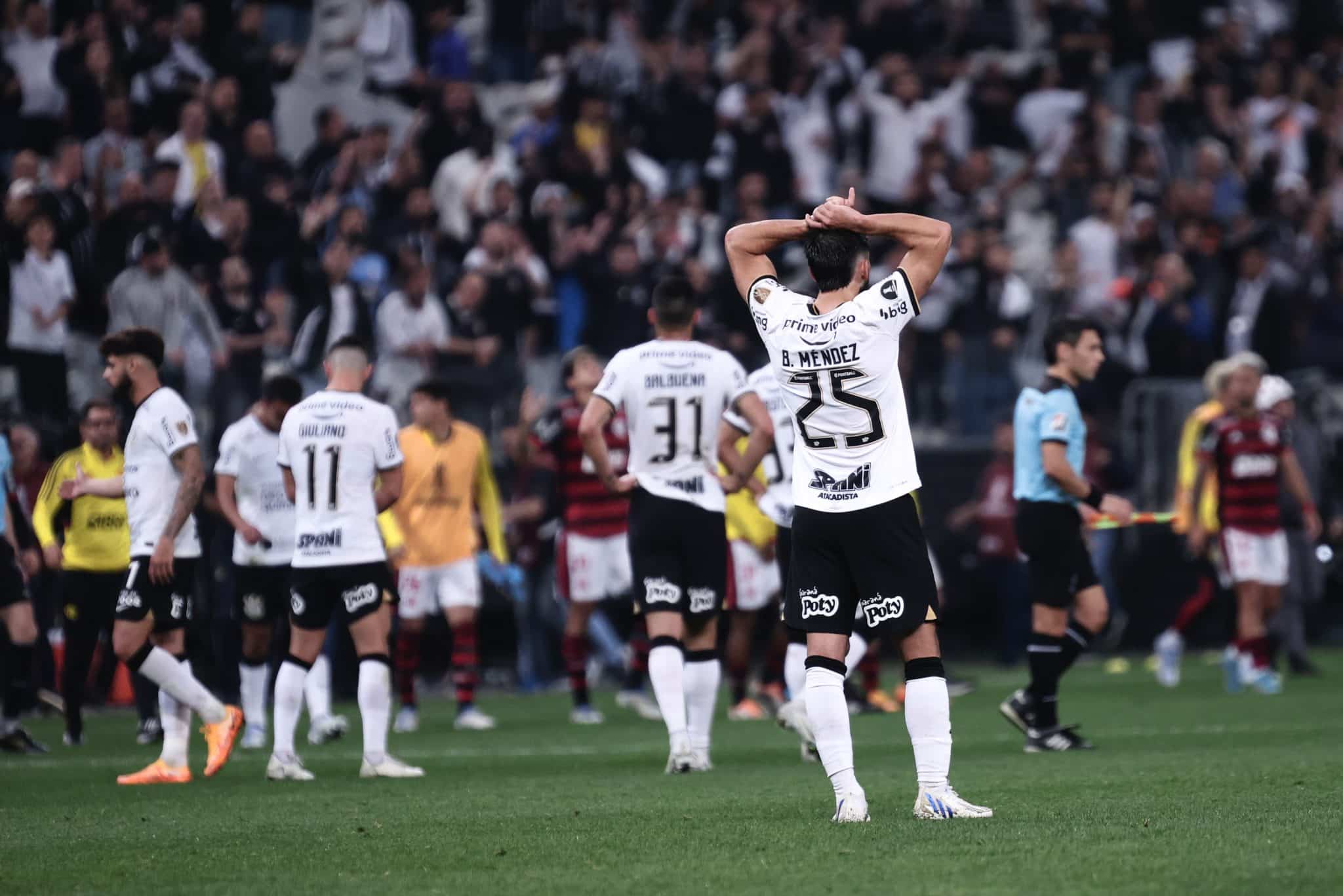 Corinthians mira refor&ccedil;o para defesa com indefini&ccedil;&atilde;o de renova&ccedil;&atilde;o com zagueiro