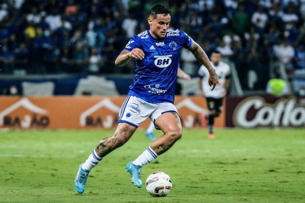 Cruzeiro recebe 'refor&ccedil;os' dos Emirados &Aacute;rabes para sequ&ecirc;ncia da temporada; Pepa avaliar&aacute; dupla