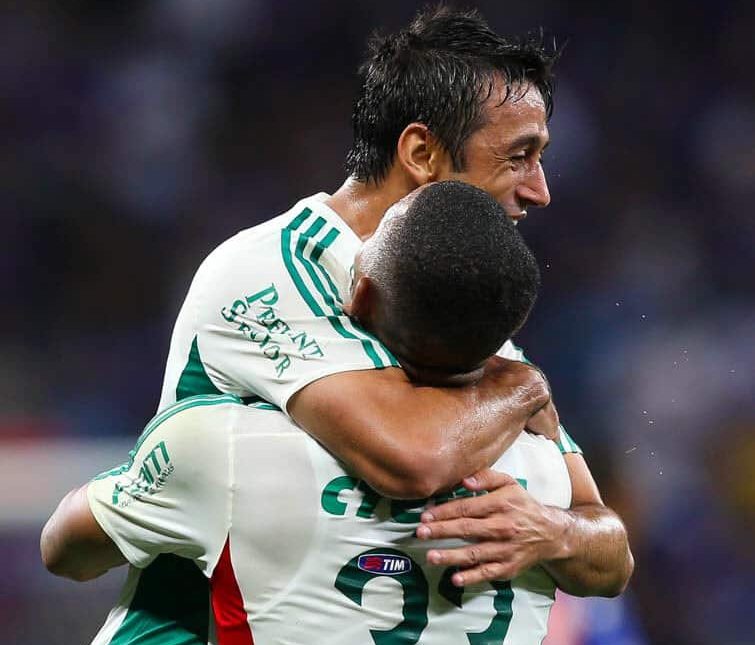 Revista inglesa coloca ex-Palmeiras entre os melhores centroavantes no mundo