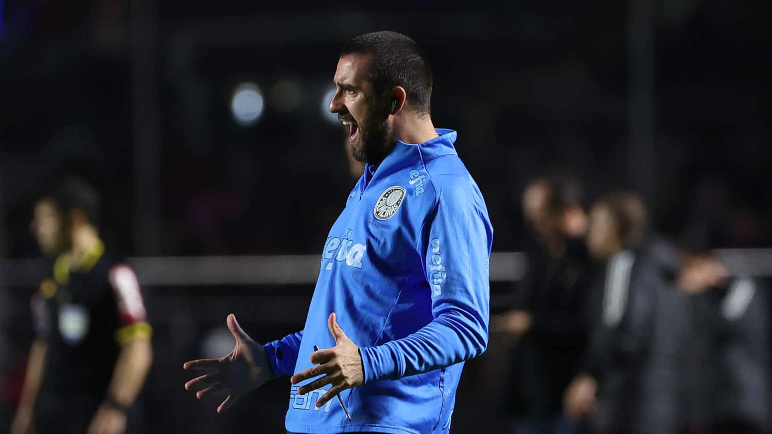 “Muito difícil jogar”, João Martins explica empate no clássico entre Palmeiras e Santos