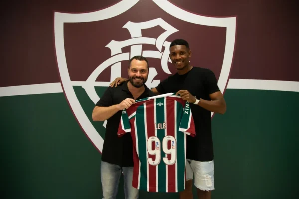 Fred revela como convenceu atacante a fechar com o Fluminense
