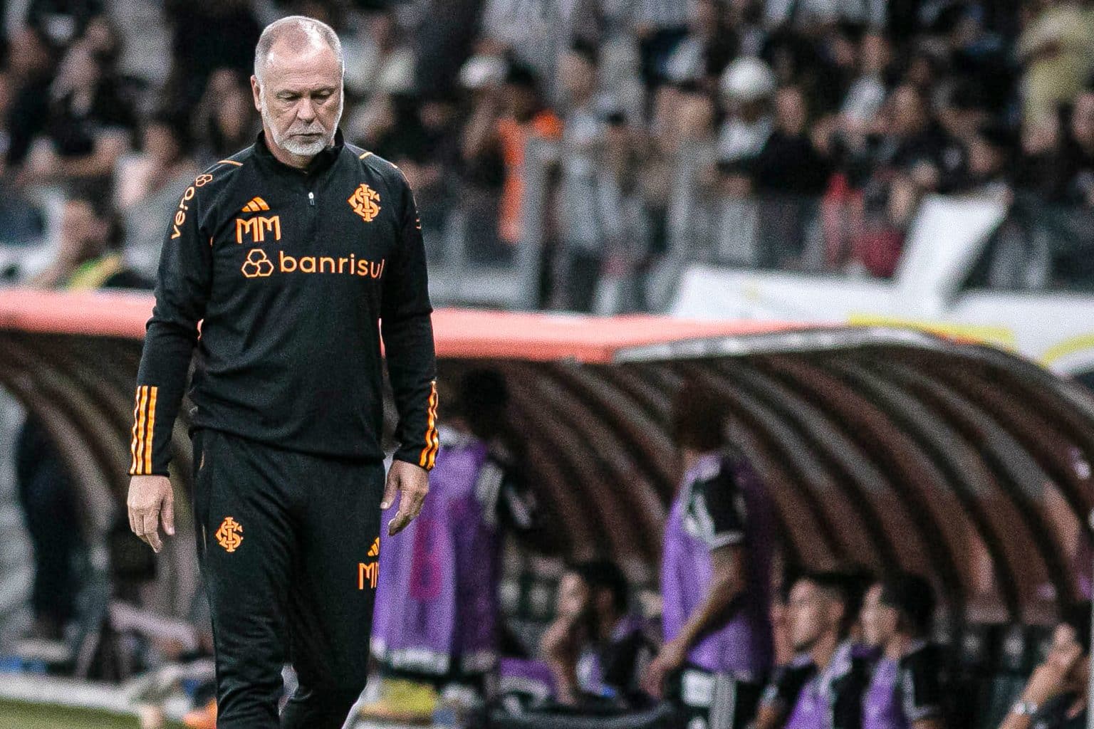 Mano Menezes deve perder importante titular do Internacional; entenda