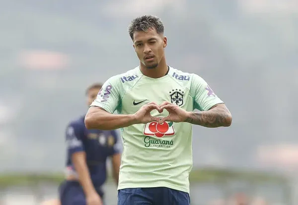 Marcos Leonardo quebra sil&ecirc;ncio e fala sobre poss&iacute;vel sa&iacute;da do Santos