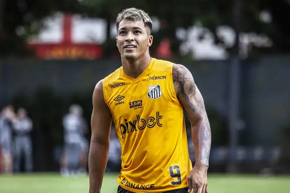 Marcos Leonardo quebra sil&ecirc;ncio e fala sobre poss&iacute;vel sa&iacute;da do Santos