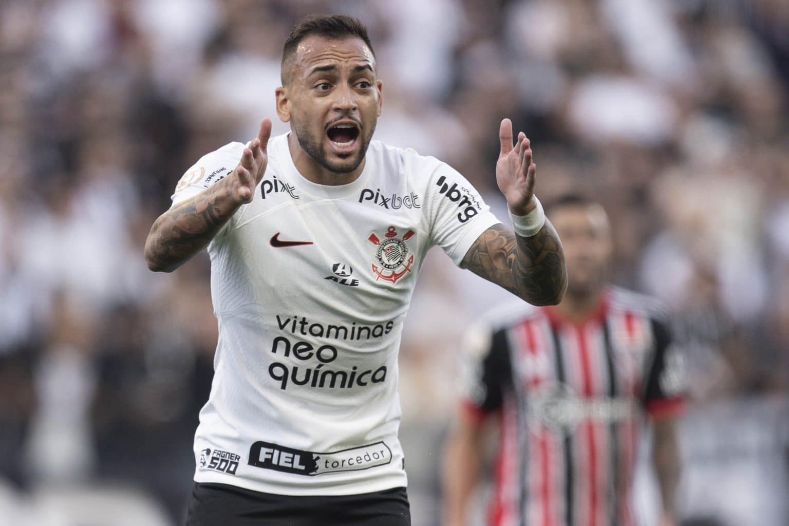 “Estamos melhorando”, titular do Corinthians está otimista com caminho do time