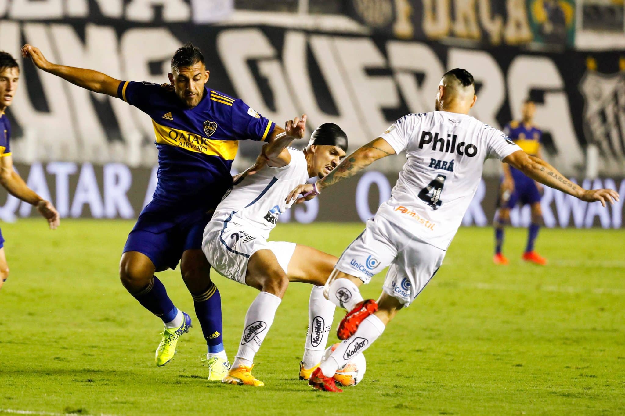 Ex-Santos ganha for&ccedil;a nos bastidores do Corinthians; clube tenta negocia&ccedil;&atilde;o
