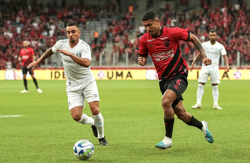 Athletico-PR alcan&ccedil;a marca hist&oacute;rica em disputa de p&ecirc;naltis; saiba mais