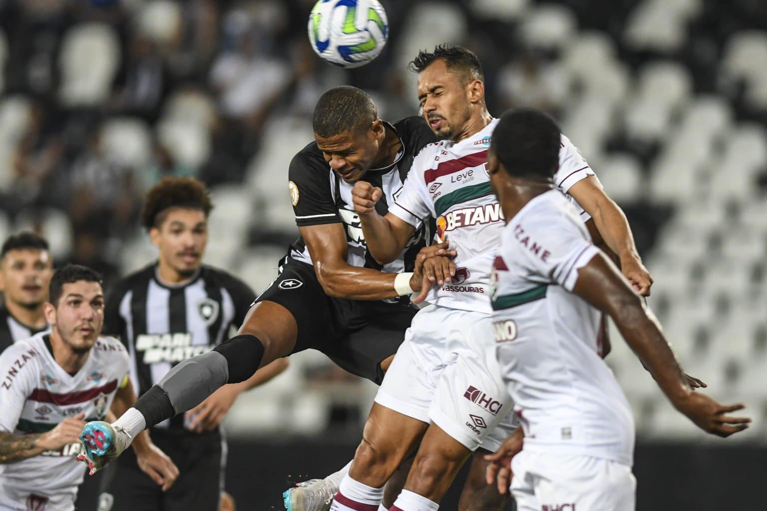Raio-X Botafogo e Fluminense: quem leva a melhor no confronto entre Nino e Adryelson?