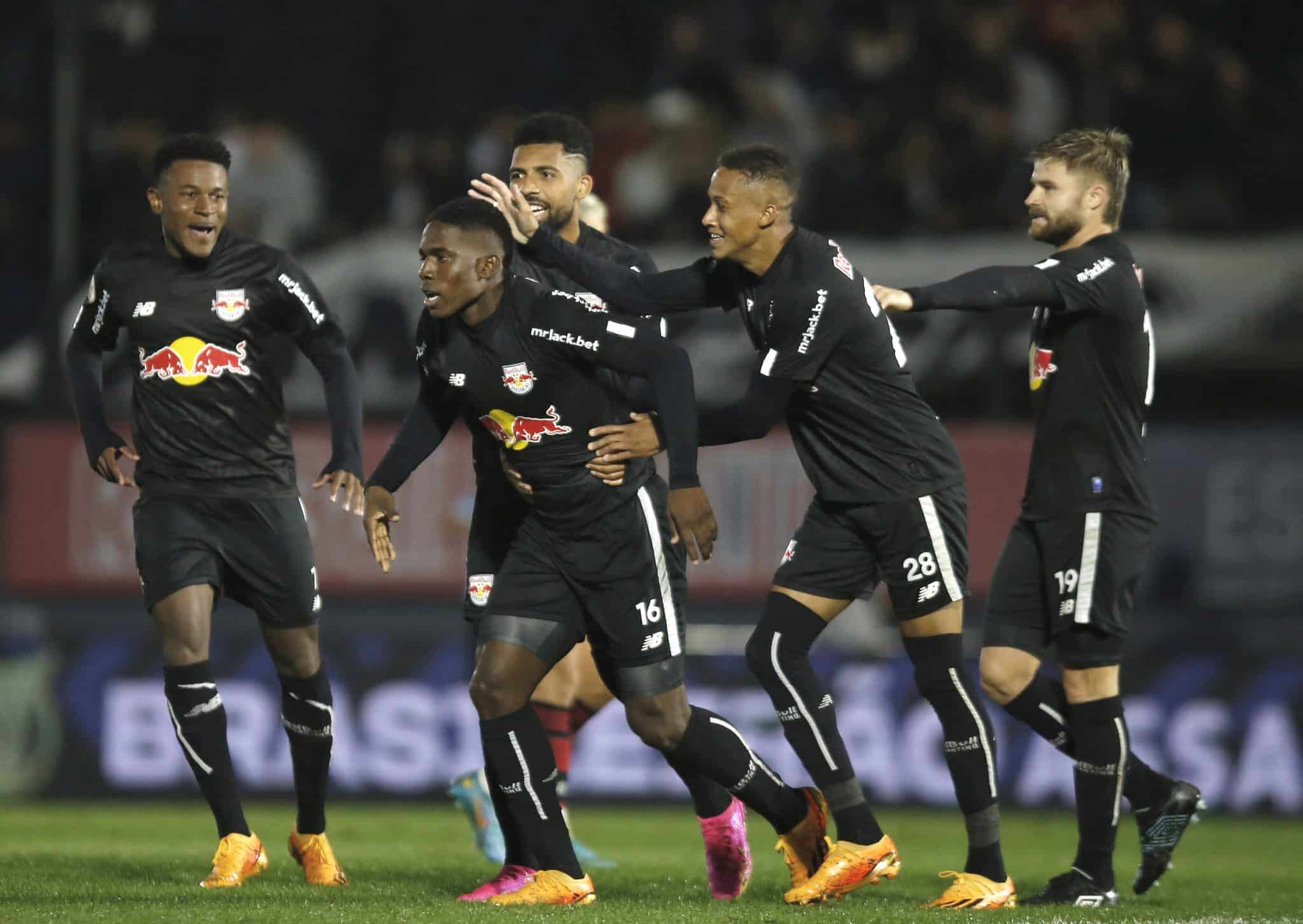 RB Bragantino quebra recordes em goleada sobre o Flamengo
