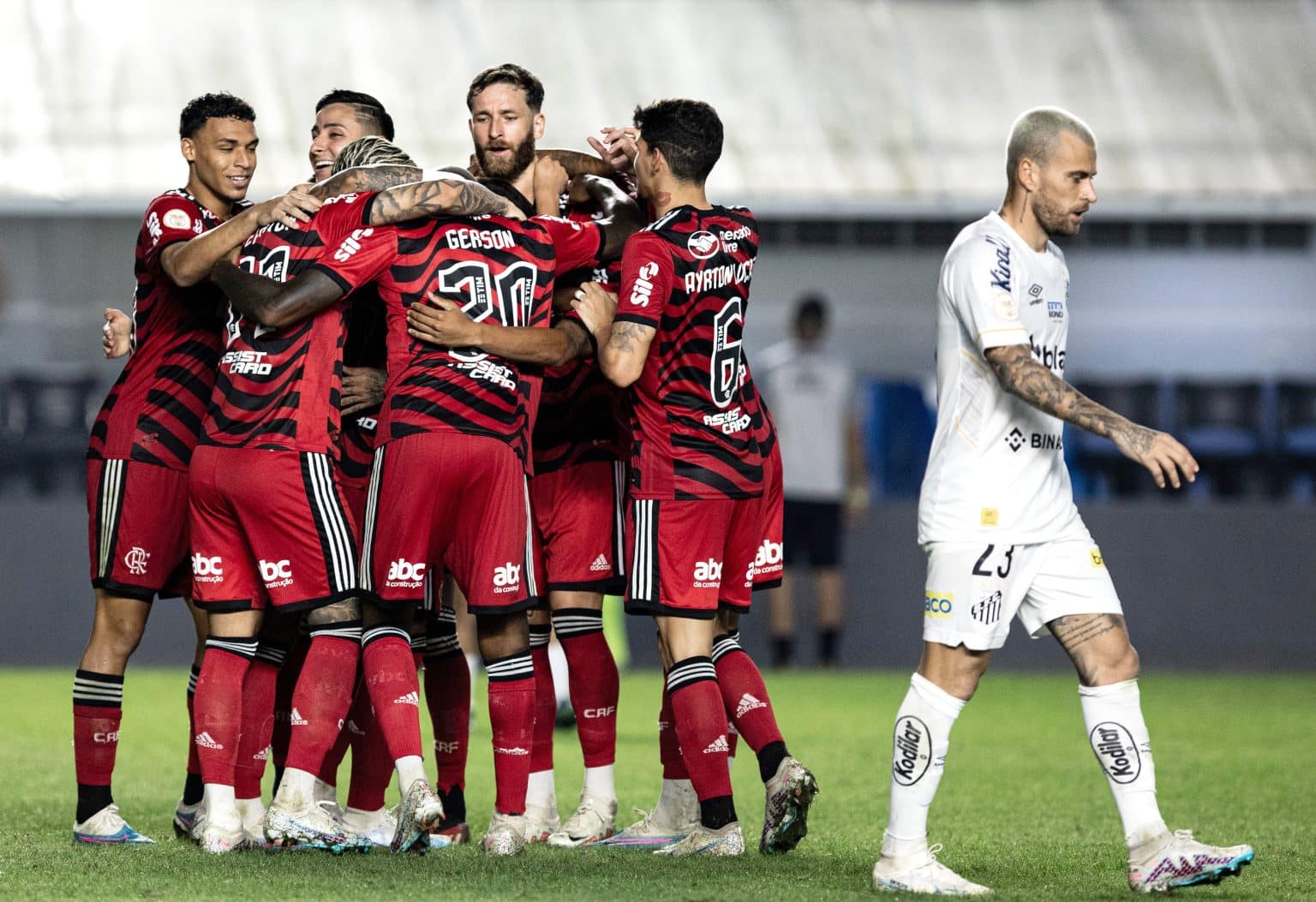 Craque do Flamengo encontra melhor futebol sob comando de Sampaoli