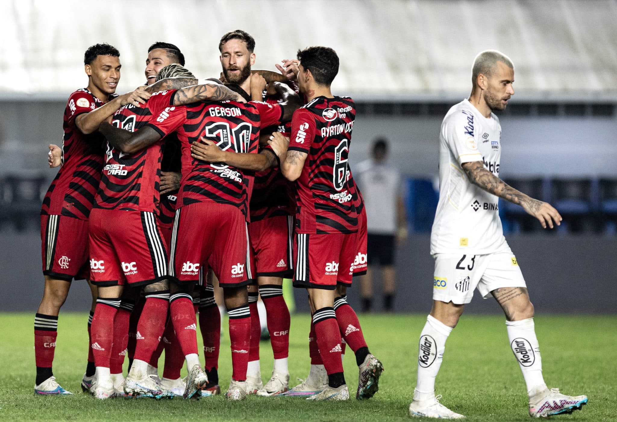 Craque do Flamengo encontra melhor futebol sob comando de Sampaoli